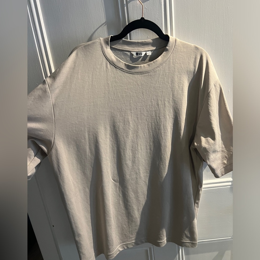 Uniqlo Men's Beige Short Sleeve Tee